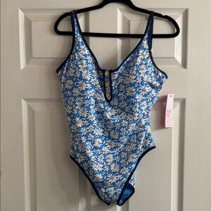 NWT Lilly Pulitzer Baela One Piece Bathing Suit in Lunar Blue Palm Beach Petals